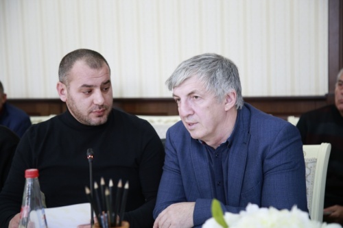 Глава Дербента выслушал проблемы горожан