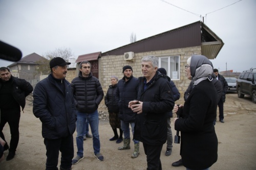 Хизри Абакаров выехал на улицу Параллельную, где продолжается комплексная реконструкция