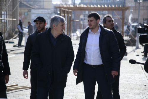  Хизри Абакаров проверил, как проводится реконструкция переулка Казем-Бека
